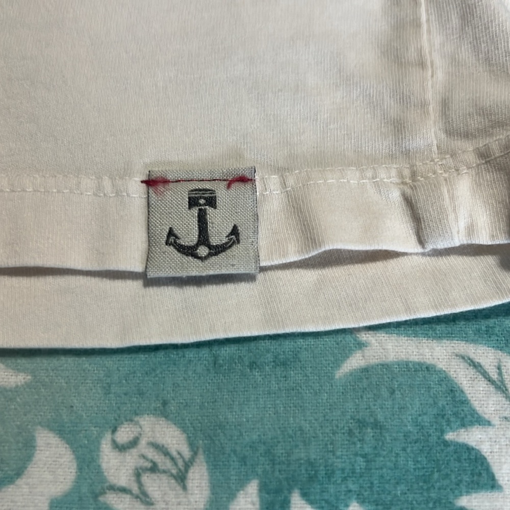 Iron and Resin Short Sleeve Tee - Picture 3 of 6